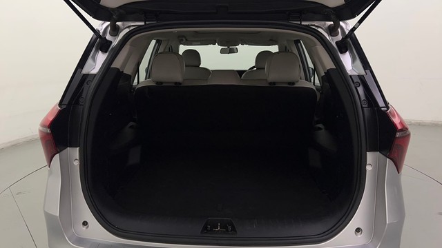 Second-hand 2021 Mahindra XUV700 AX5 5Str AT for sale in Noida-9