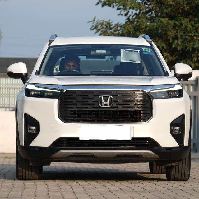 Second-hand 2023 Honda Elevate VX Non RF for sale in Karnal-5