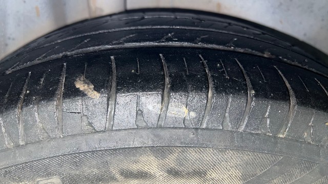 Second-hand 2021 Ford Figo Titanium Plus AT for sale in New Delhi-27