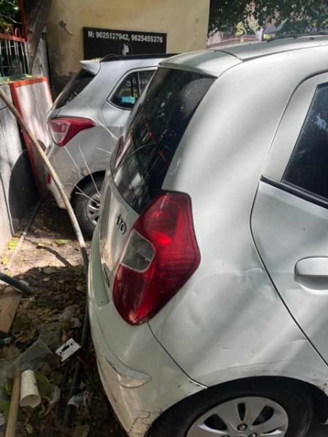 Second-hand 2011 Hyundai i10 Magna for sale in New Delhi-2
