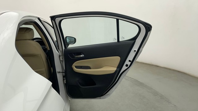 Second-hand 2021 Honda City ZX MT for sale in Chennai-37