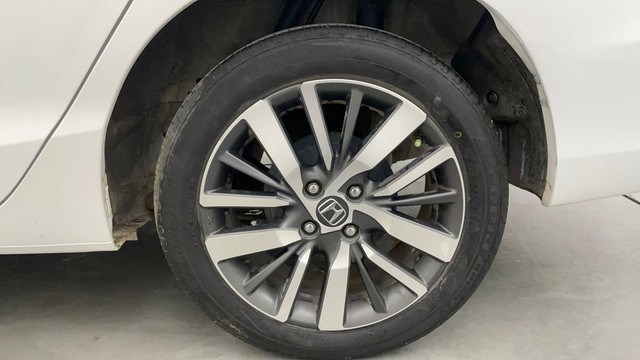 Second-hand 2021 Honda City ZX MT for sale in Chennai-19