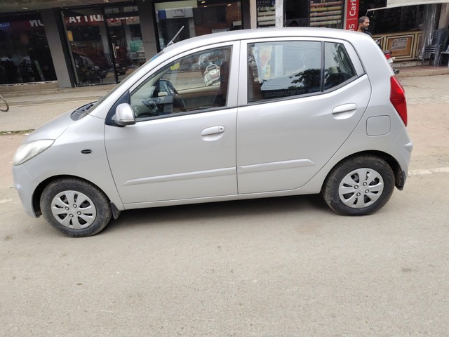 Second-hand 2012 Hyundai i10 Magna for sale in Allahabad-1