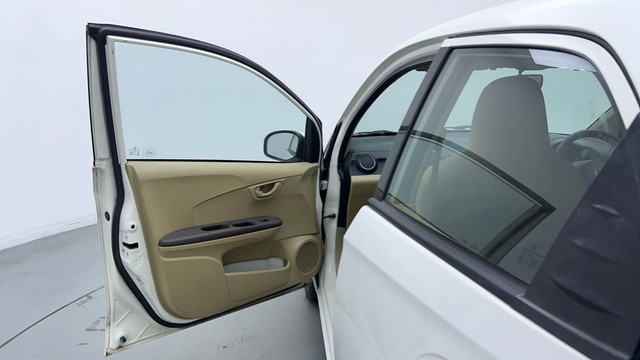 Second-hand 2013 Honda Brio S MT for sale in Coimbatore-24