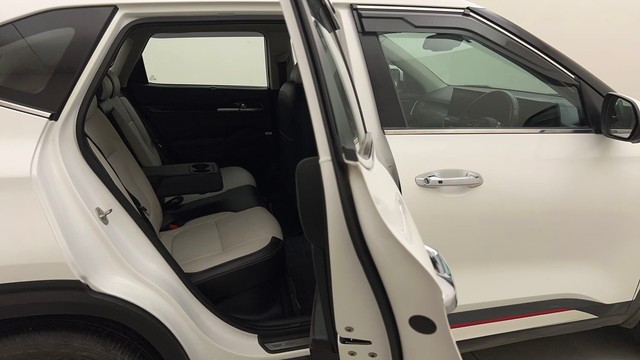 Second-hand 2020 Kia Seltos GTX Plus DCT for sale in Mumbai-33