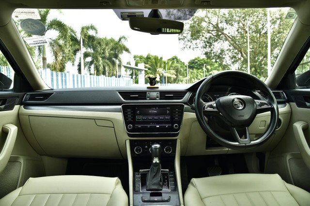 Second-hand 2018 Skoda Superb Style 2.0 TDI AT for sale in Kolkata-15