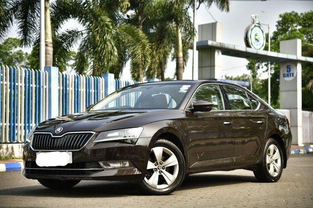 Second-hand 2018 Skoda Superb Style 2.0 TDI AT for sale in Kolkata-4