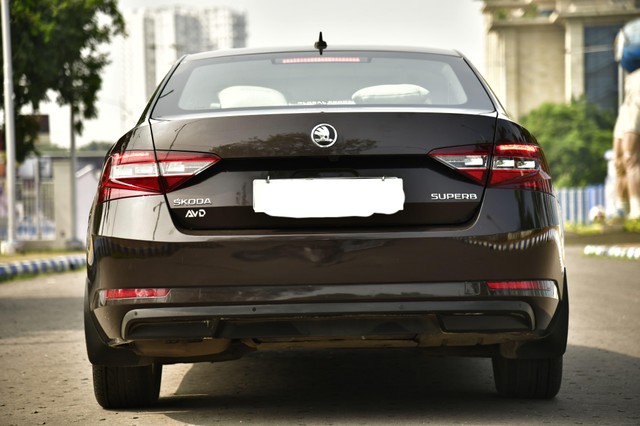 Second-hand 2018 Skoda Superb Style 2.0 TDI AT for sale in Kolkata-2