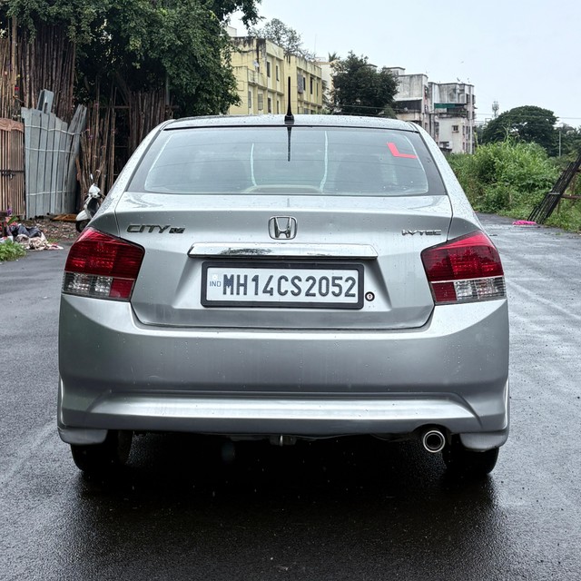 Second-hand 2011 Honda City V MT for sale in Pune-2
