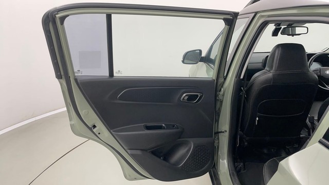 Second-hand 2023 Hyundai i20 Active SX Dual Tone Petrol for sale in Jaipur-24