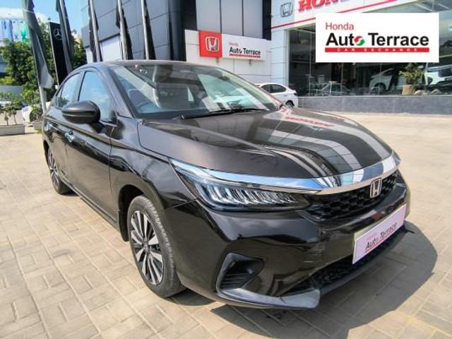 Second-hand 2023 Honda City ZX MT for sale in Ahmedabad-5