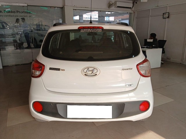 Second-hand 2017 Hyundai i10 Sportz 1.1L for sale in Ranchi-1