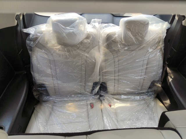 Second-hand 2023 Mahindra XUV700 AX7 7Str Diesel for sale in Visakhapatnam-9