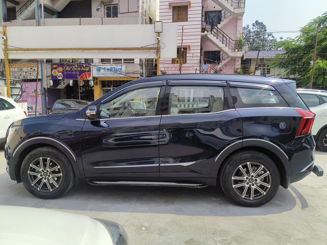 Second-hand 2023 Mahindra XUV700 AX7 7Str Diesel for sale in Visakhapatnam-4