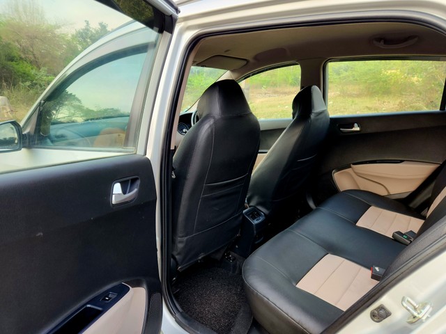 Second-hand 2015 Hyundai Grand i10 Asta Option AT for sale in New Delhi-17