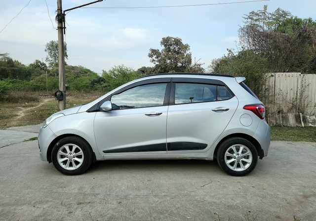 Second-hand 2015 Hyundai Grand i10 Asta Option AT for sale in New Delhi-4