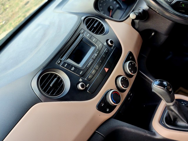 Second-hand 2015 Hyundai Grand i10 Asta Option AT for sale in New Delhi-14