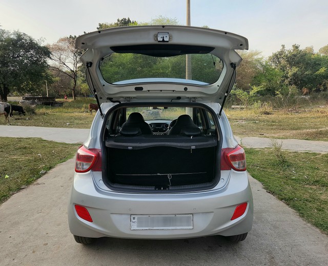 Second-hand 2015 Hyundai Grand i10 Asta Option AT for sale in New Delhi-7