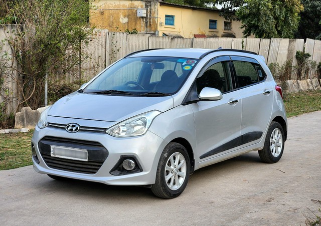 Second-hand 2015 Hyundai Grand i10 Asta Option AT for sale in New Delhi-9