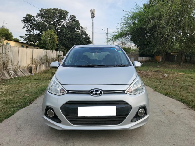 Second-hand 2015 Hyundai Grand i10 Asta Option AT for sale in New Delhi-11