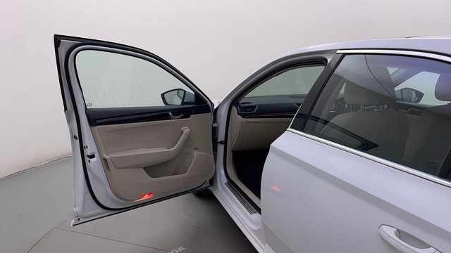 Second-hand 2020 Skoda Superb LK 1.8 TSI AT for sale in Bangalore-29