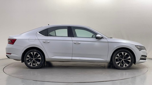 Second-hand 2020 Skoda Superb LK 1.8 TSI AT for sale in Bangalore-2