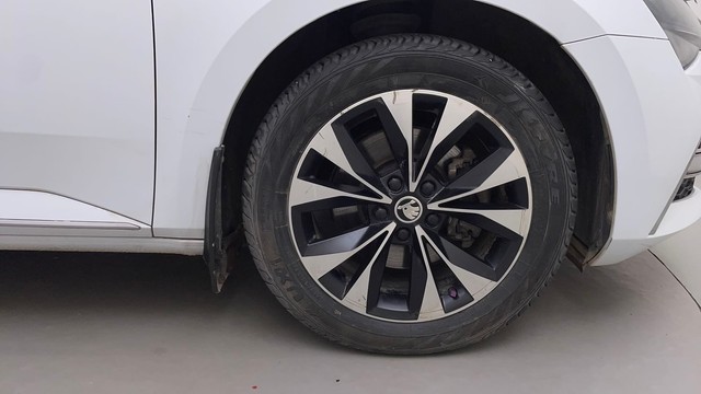 Second-hand 2020 Skoda Superb LK 1.8 TSI AT for sale in Bangalore-17