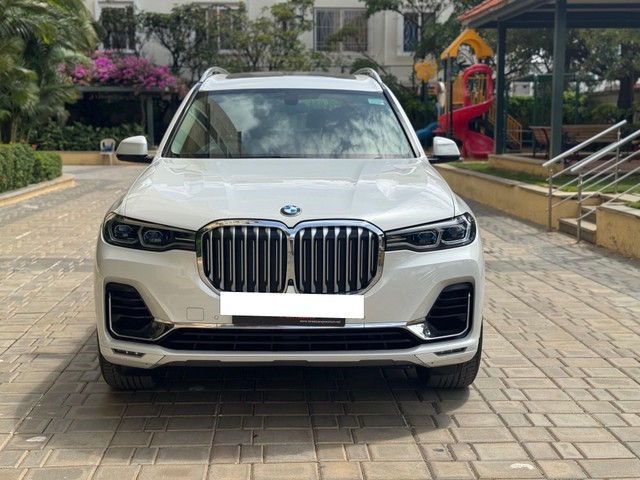 Second-hand 2021 BMW X7 xDrive30d DPE Signature for sale in Bangalore-3