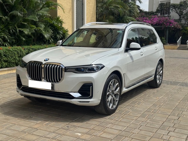 Second-hand 2021 BMW X7 xDrive30d DPE Signature for sale in Bangalore-2