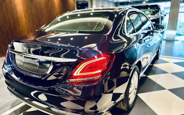 Second-hand 2020 Mercedes-Benz C-Class Progressive C 220d for sale in New Delhi-1