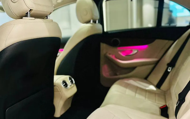 Second-hand 2020 Mercedes-Benz C-Class Progressive C 220d for sale in New Delhi-2