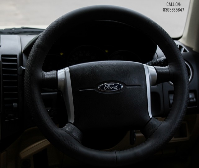 Second-hand 2013 Ford Endeavour 2.5L 4X2 MT for sale in Lucknow-18