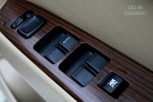 Second-hand 2013 Ford Endeavour 2.5L 4X2 MT for sale in Lucknow-9