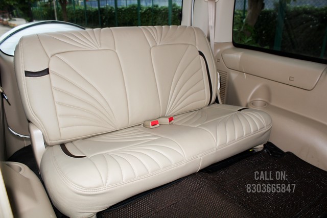 Second-hand 2013 Ford Endeavour 2.5L 4X2 MT for sale in Lucknow-11