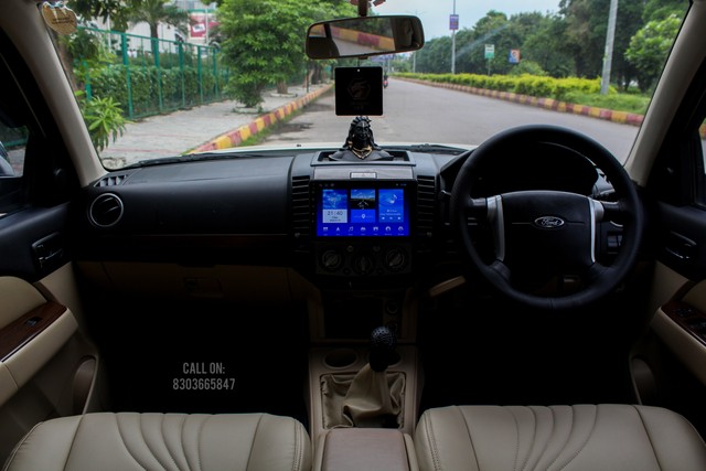 Second-hand 2013 Ford Endeavour 2.5L 4X2 MT for sale in Lucknow-16