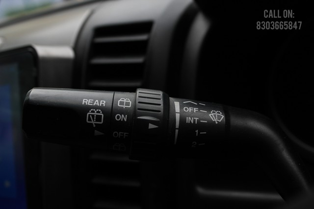 Second-hand 2013 Ford Endeavour 2.5L 4X2 MT for sale in Lucknow-21