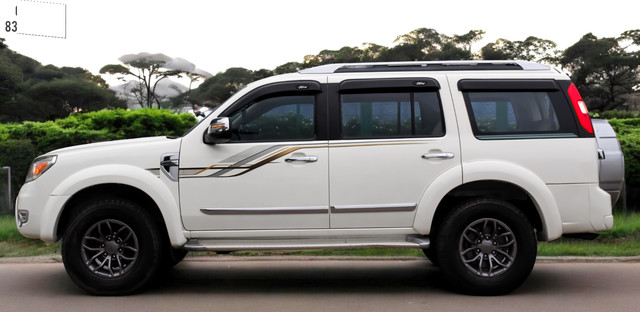 Second-hand 2013 Ford Endeavour 2.5L 4X2 MT for sale in Lucknow-5