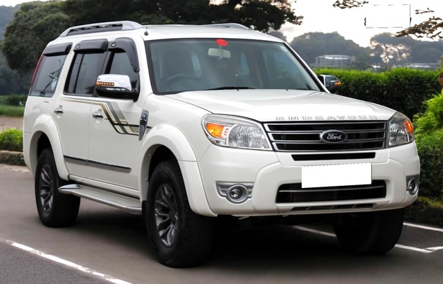 Second-hand 2013 Ford Endeavour 2.5L 4X2 MT for sale in Lucknow-0