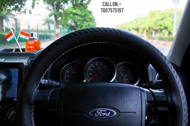 Second-hand 2014 Ford Endeavour 2.5L 4X2 MT for sale in Lucknow-15