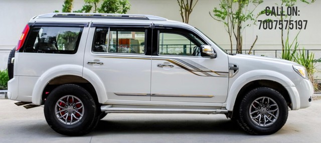 Second-hand 2014 Ford Endeavour 2.5L 4X2 MT for sale in Lucknow-4