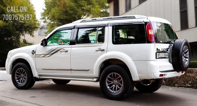 Second-hand 2014 Ford Endeavour 2.5L 4X2 MT for sale in Lucknow-7