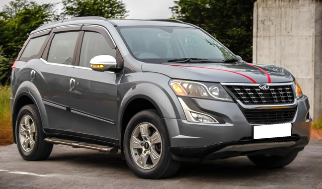 Second-hand 2014 Mahindra XUV500 W8 FWD for sale in Lucknow