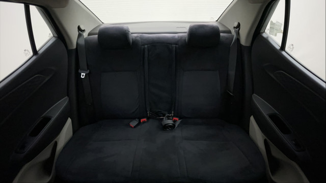 Second-hand 2022 Hyundai Aura SX Plus AMT Diesel for sale in Bangalore-27