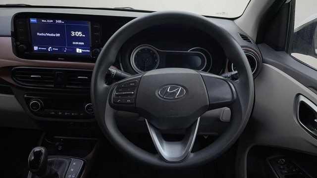 Second-hand 2022 Hyundai Aura SX Plus AMT Diesel for sale in Bangalore-24