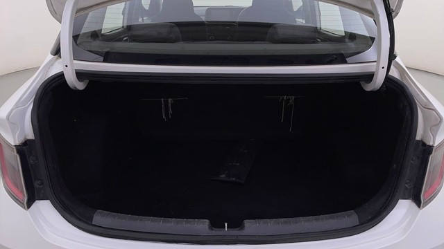 Second-hand 2022 Hyundai Aura SX Plus AMT Diesel for sale in Bangalore-9