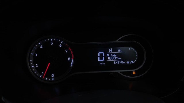 Second-hand 2022 Hyundai Aura SX Plus AMT Diesel for sale in Bangalore-13