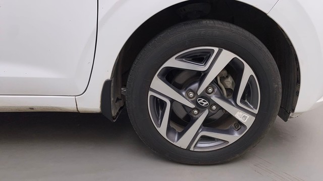 Second-hand 2022 Hyundai Aura SX Plus AMT Diesel for sale in Bangalore-17