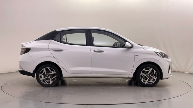 Second-hand 2022 Hyundai Aura SX Plus AMT Diesel for sale in Bangalore-2