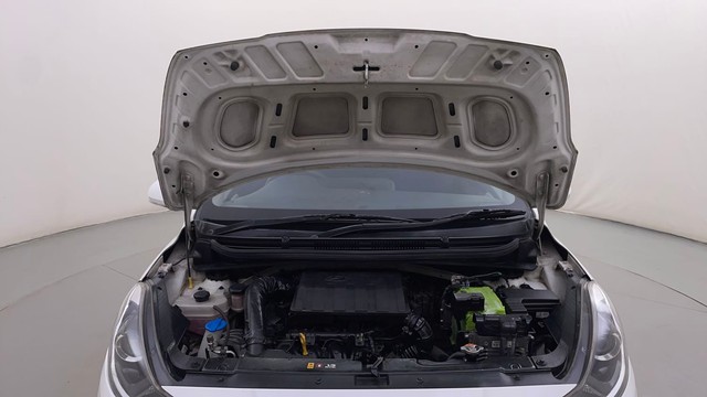 Second-hand 2022 Hyundai Aura SX Plus AMT Diesel for sale in Bangalore-8