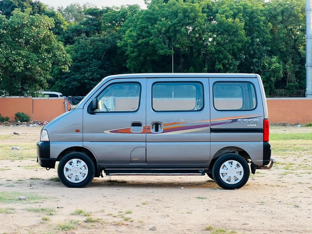 Second-hand 2017 Maruti Eeco 5 Seater AC BSIV for sale in Ahmedabad-3
